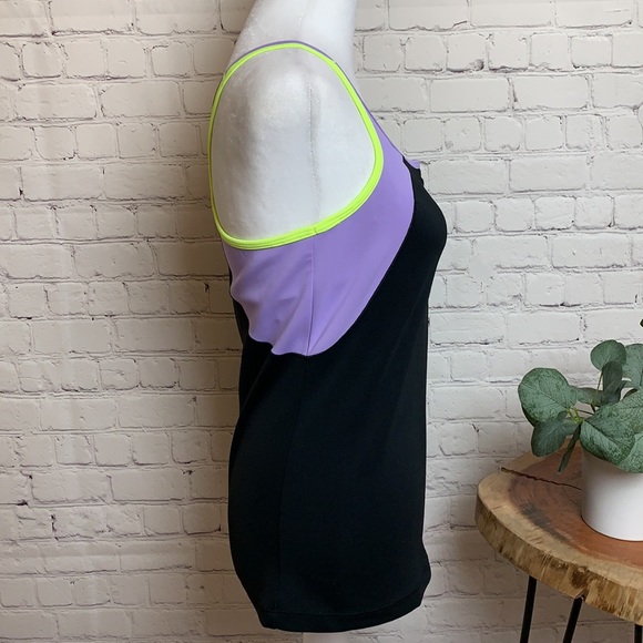 New Balance Women's Athletic Tank Top With Built in Bra - Picture 4 of 12